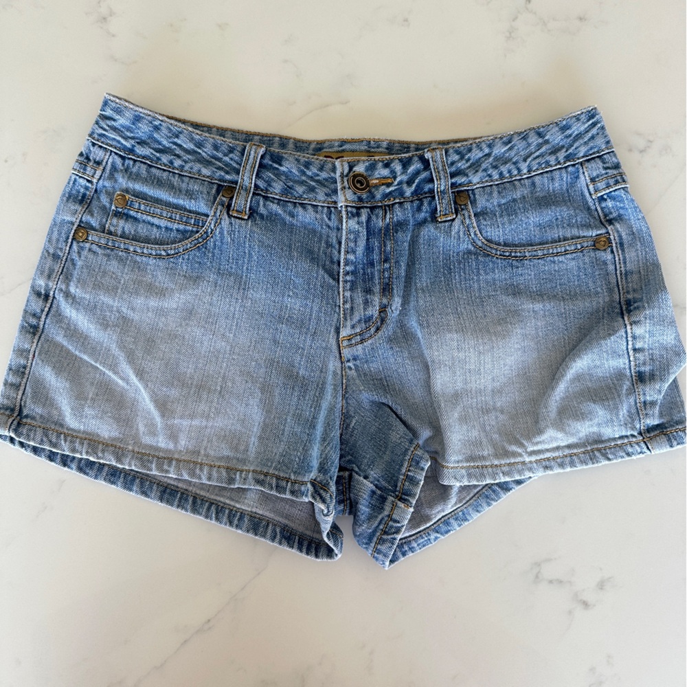 Mudd Jeans Light Wash Denim Shorts Size 7 - Cute & Casual! EUC